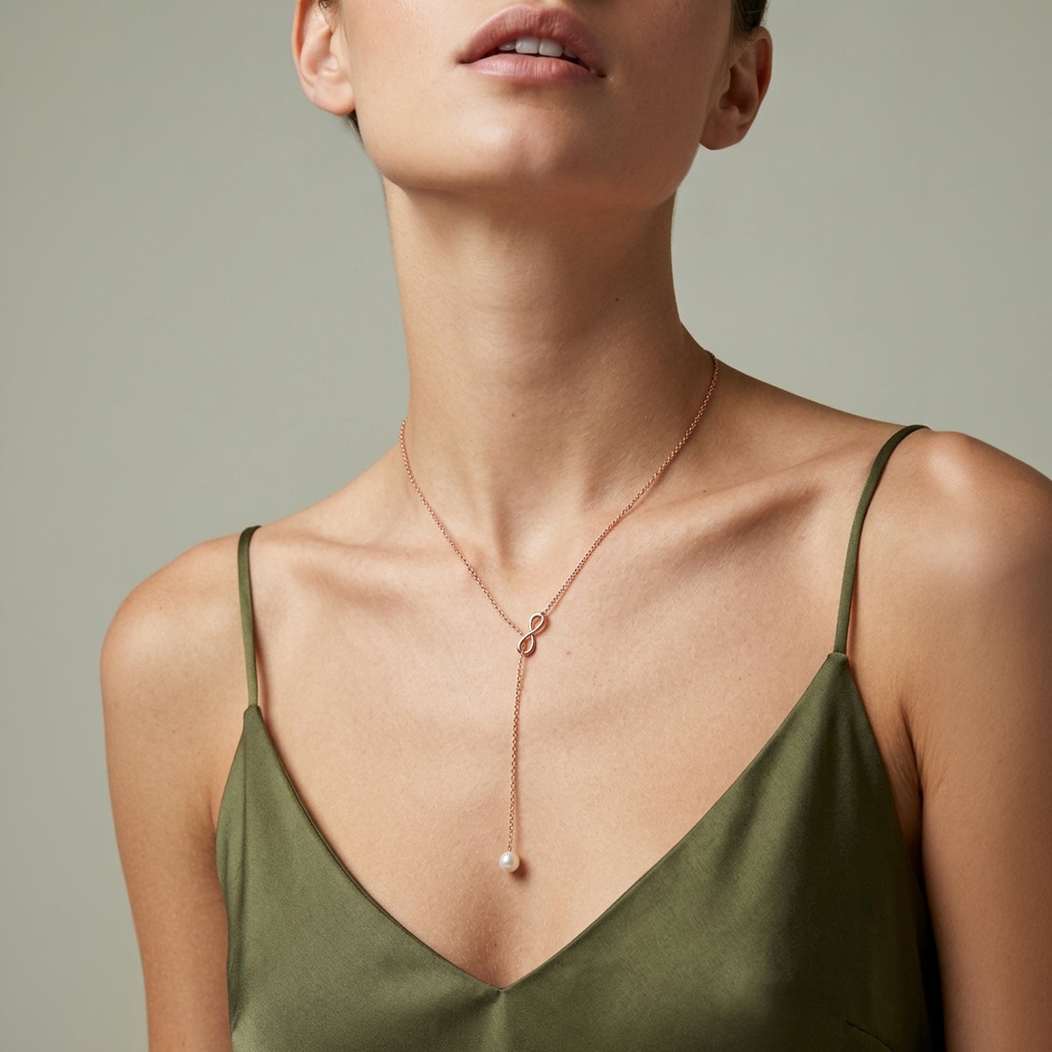 Collier Hayley