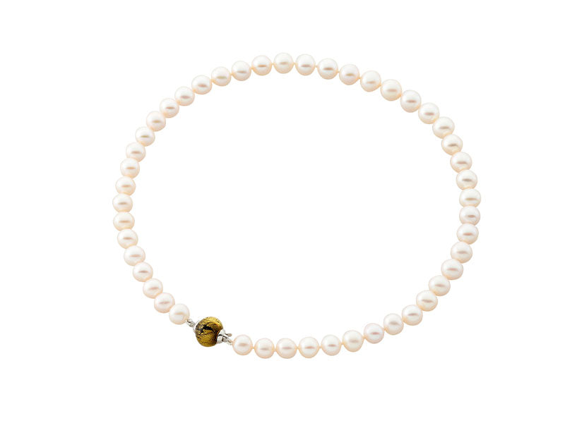 Freshwater pearl necklace